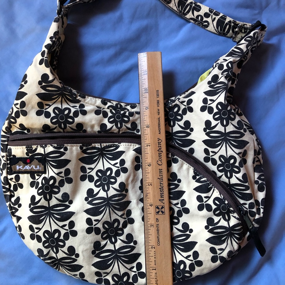 Kavu Crossbody - Picture 6 of 6